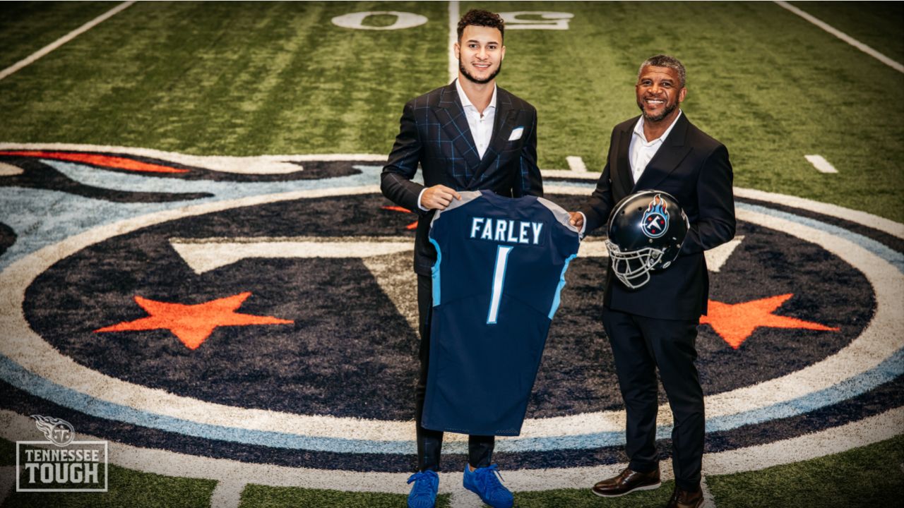 Caleb Farley 'Not Ready,' Won't Play at Atlanta - Sports Illustrated Tennessee  Titans News, Analysis and More