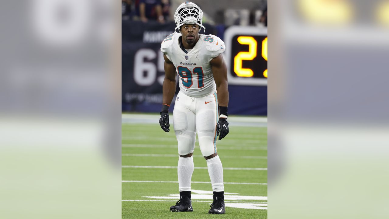 Cameron Wake wants to remain in Miami, not ready to retire - The