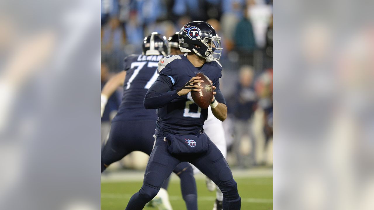 Derrick Henry sets NFL records as Titans rout Jaguars 30-9