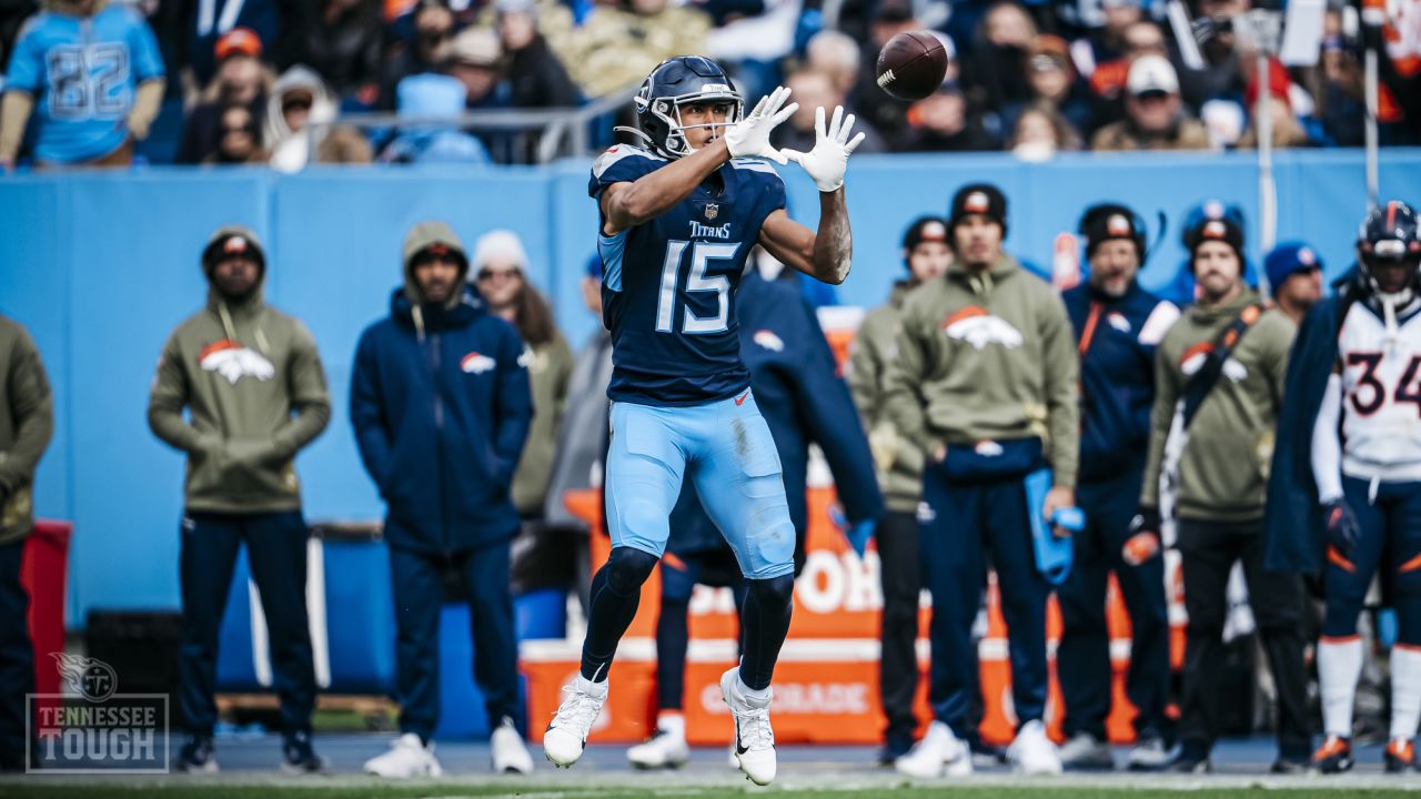 Titans Find a Way in 17-10 Win Over the Broncos