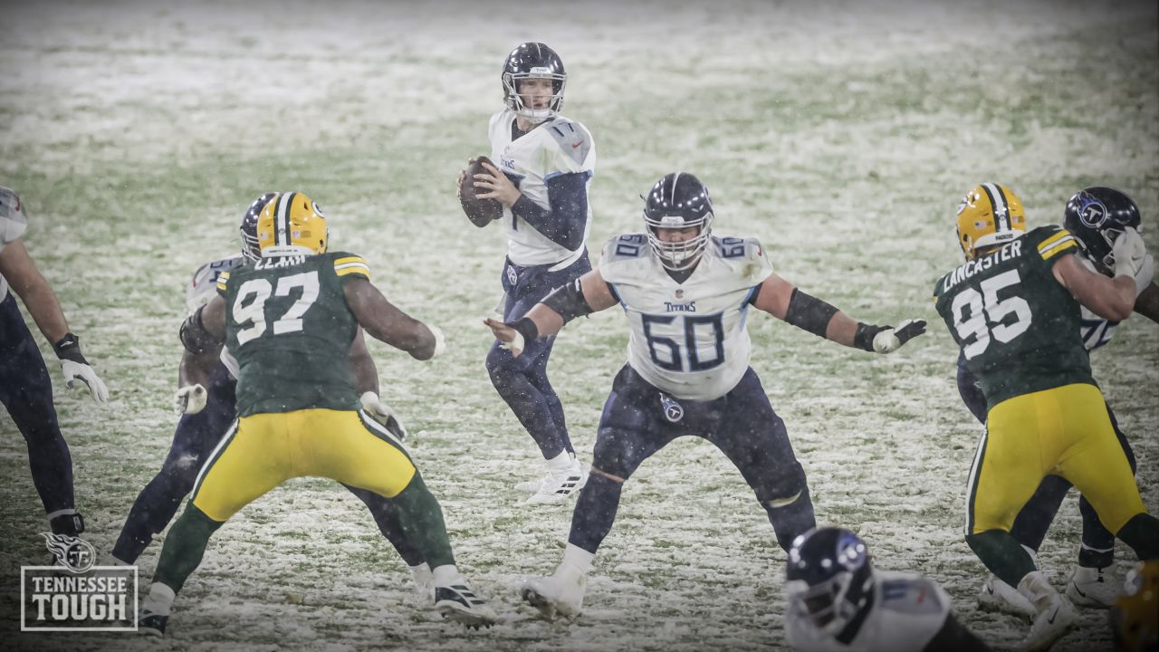 Tennessee Titans linebacker David Long Jr. (51) before an NFL football game  against the Green Bay Packers Thursday, Nov. 17, 2022, in Green Bay, Wis.  (AP Photo/Jeffrey Phelps Stock Photo - Alamy