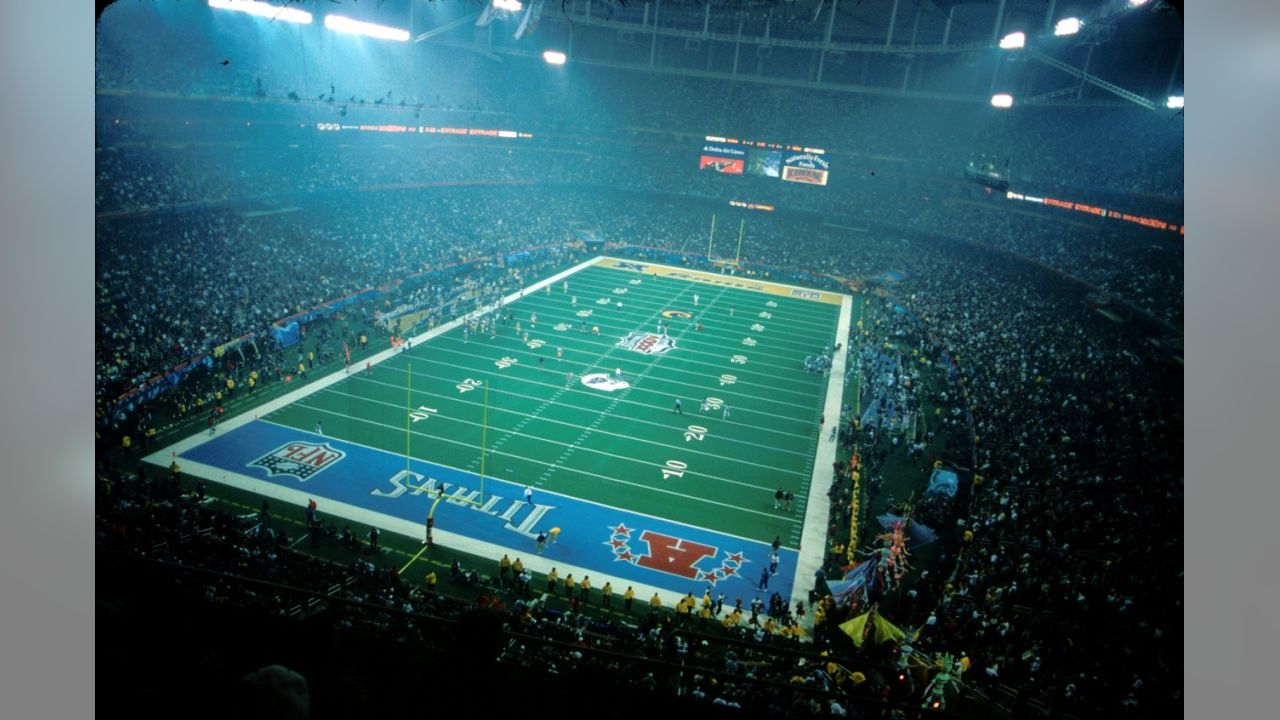 Kevin Dyson of the Titans on the last play of Super Bowl XXXIV at the  News Photo - Getty Images