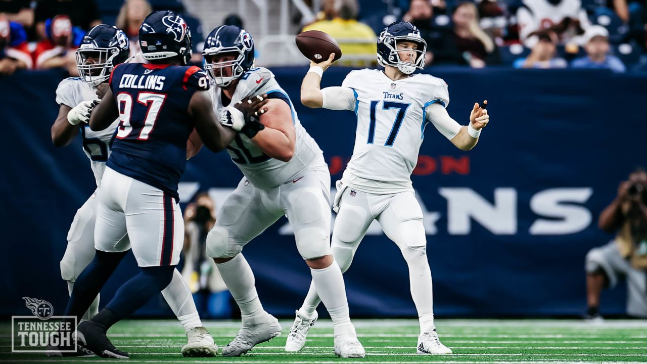 Titans capture AFC's No.1 seed with 28-25 win over Texans