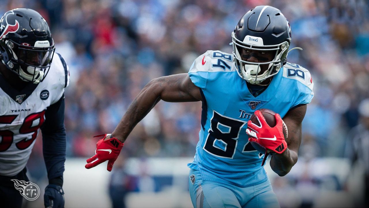 No-Nonsense Titans WR Corey Davis Focused on Making Himself – and