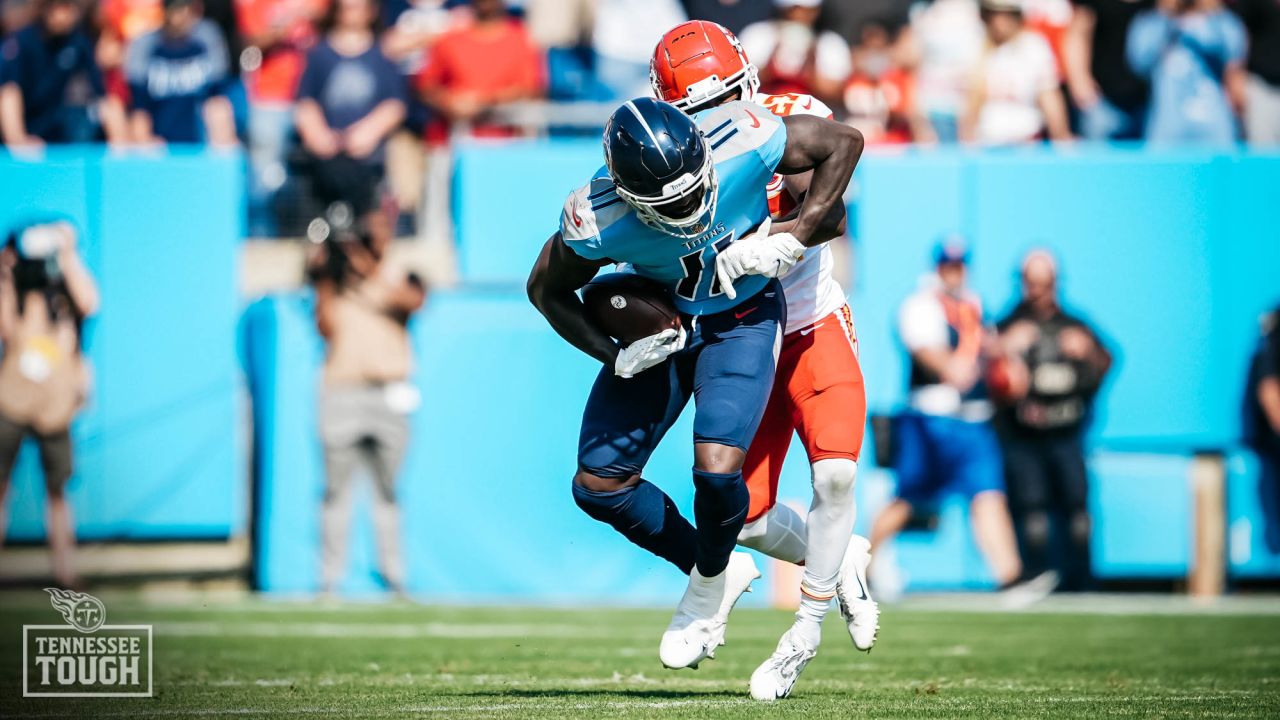 Titans start fast, dominate Mahomes, Chiefs 27-3 – KGET 17