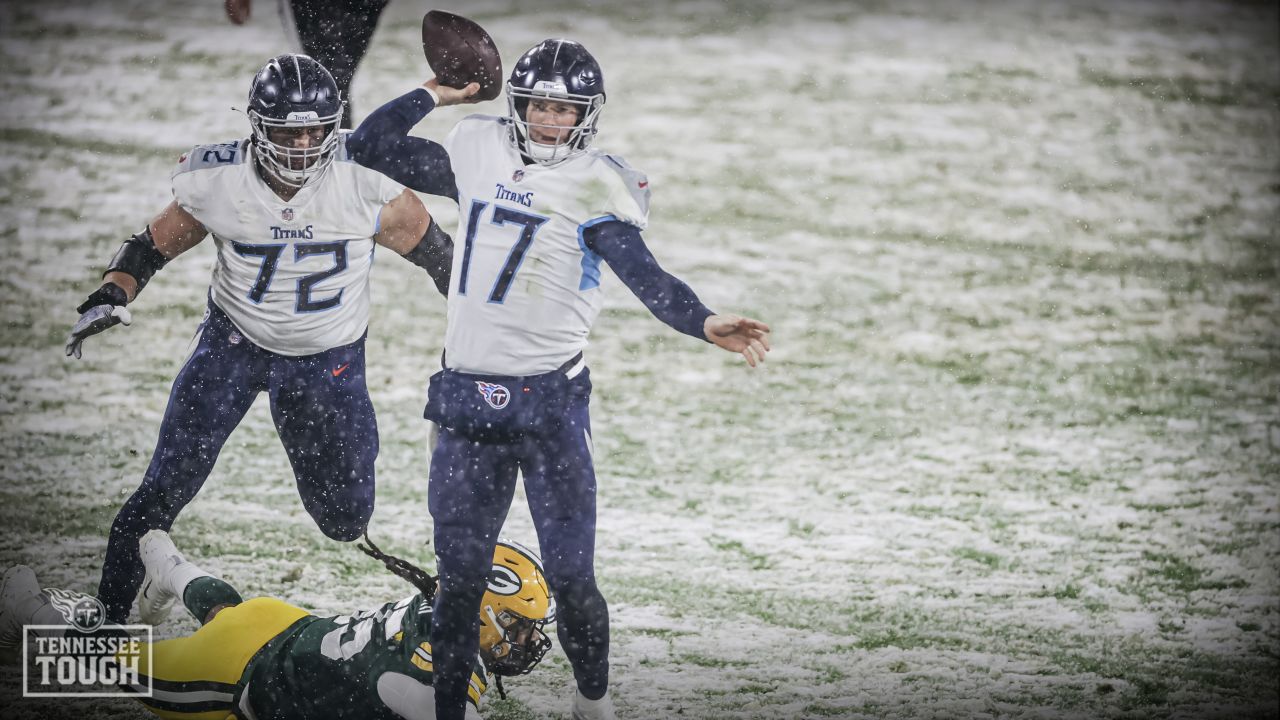 Tennessee Titans linebacker David Long Jr. (51) before an NFL football game  against the Green Bay Packers Thursday, Nov. 17, 2022, in Green Bay, Wis.  (AP Photo/Jeffrey Phelps Stock Photo - Alamy