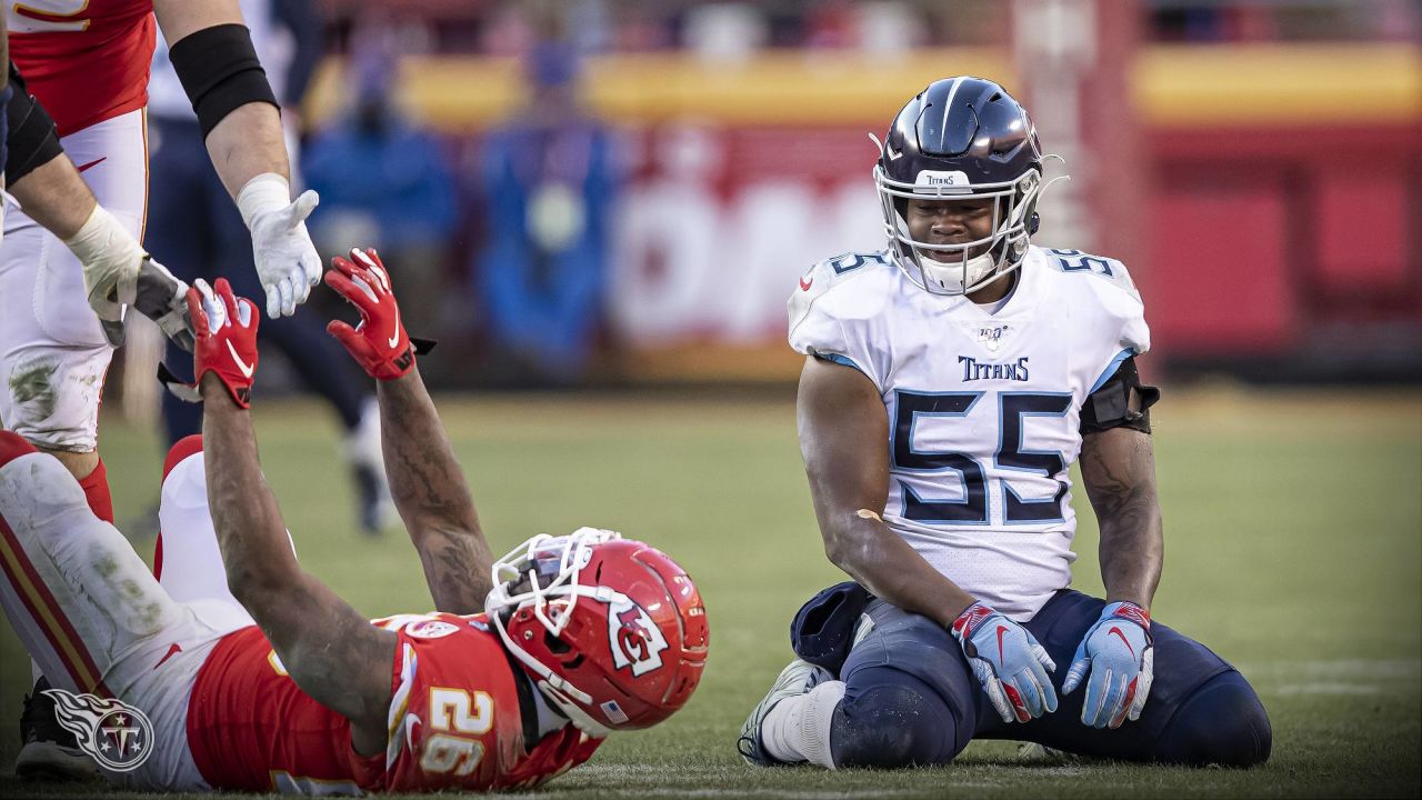 Jayon Brown practicing social - Tennessee Titans