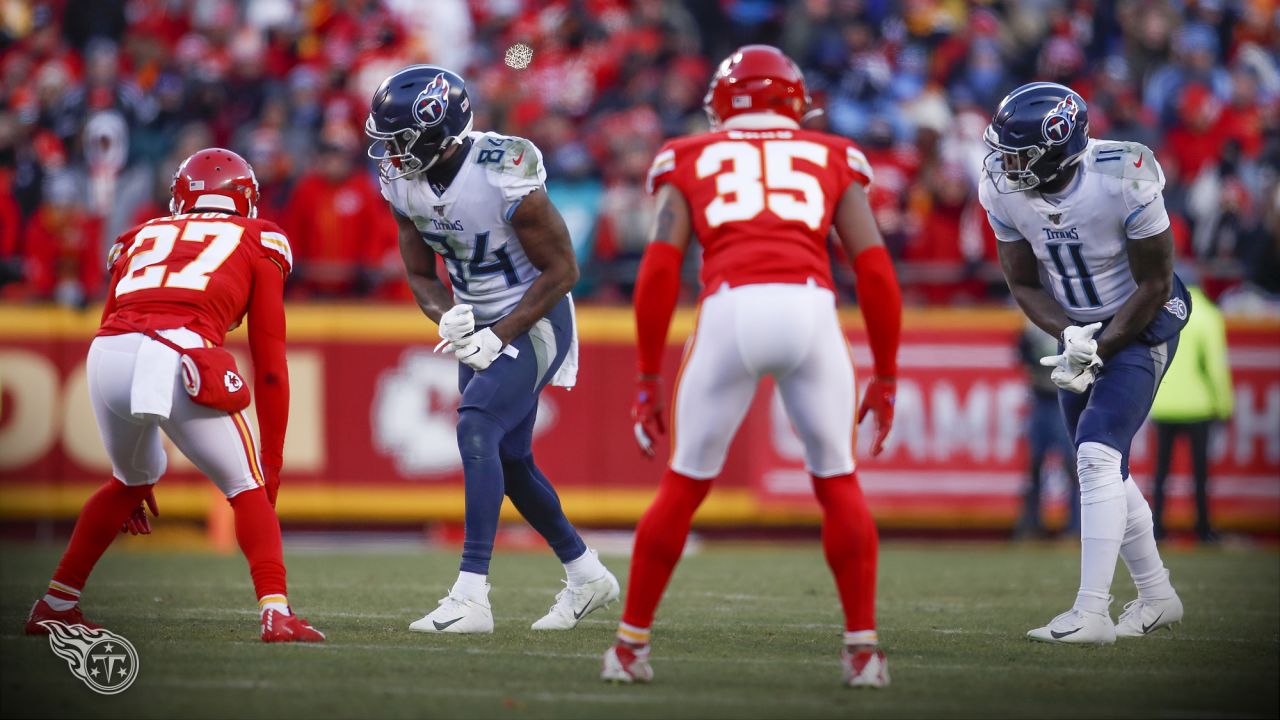 Kansas City Chiefs beat Tennessee Titans 35-24 for their first