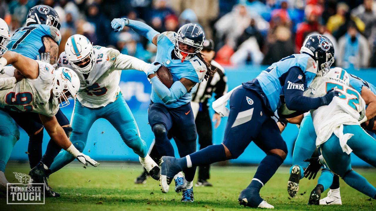 Crown 'Em: Titans Win AFC South With 34-3 Win Over the Dolphins