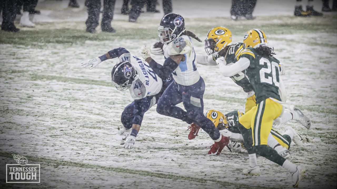 Tennessee Titans linebacker David Long Jr. (51) before an NFL football game  against the Green Bay Packers Thursday, Nov. 17, 2022, in Green Bay, Wis.  (AP Photo/Jeffrey Phelps Stock Photo - Alamy