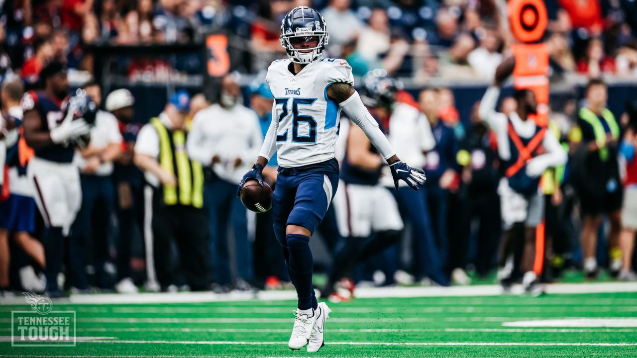 Derrick Henry, Tennessee Titans thump Texans in Malik Willis' debut