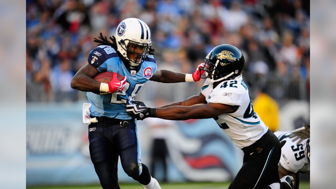 Chris Johnson Will Sign a One-Day Contract to Retire as a Titan on  Wednesday in Nashville