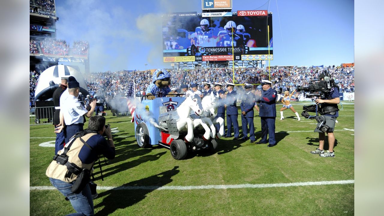 Tennessee Titans on X: Remembering & honoring those who lost their  lives in service of our country #MemorialDay 