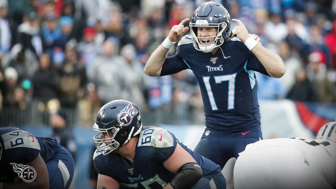 Helmet Stalker on X: Titans QB Ryan Tannehill has been named the 2019 NFL  Comeback Player of the Year. Tannehill used a Riddell SpeedFlex Precision  Diamond with an SF-2BD-SW facemask and a