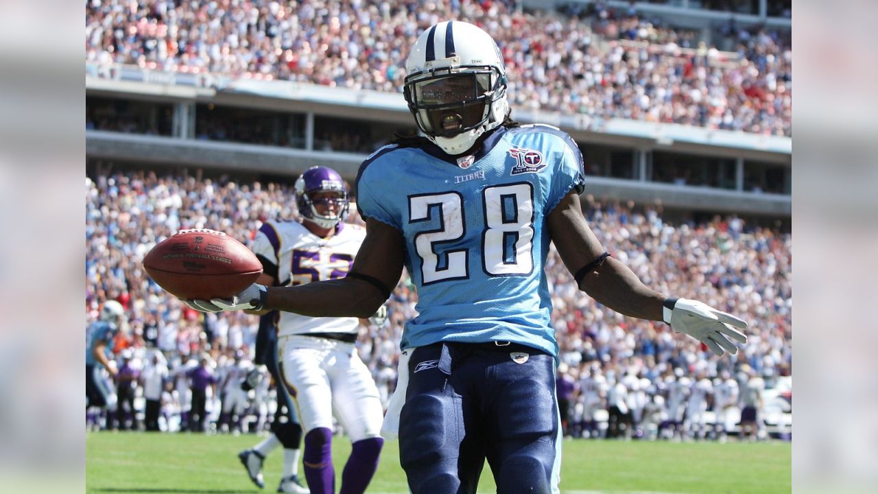 Chris Johnson Will Sign a One-Day Contract to Retire as a Titan on  Wednesday in Nashville