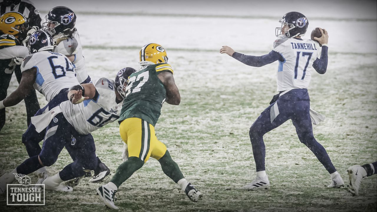 Tennessee Titans linebacker David Long Jr. (51) before an NFL football game  against the Green Bay Packers Thursday, Nov. 17, 2022, in Green Bay, Wis.  (AP Photo/Jeffrey Phelps Stock Photo - Alamy