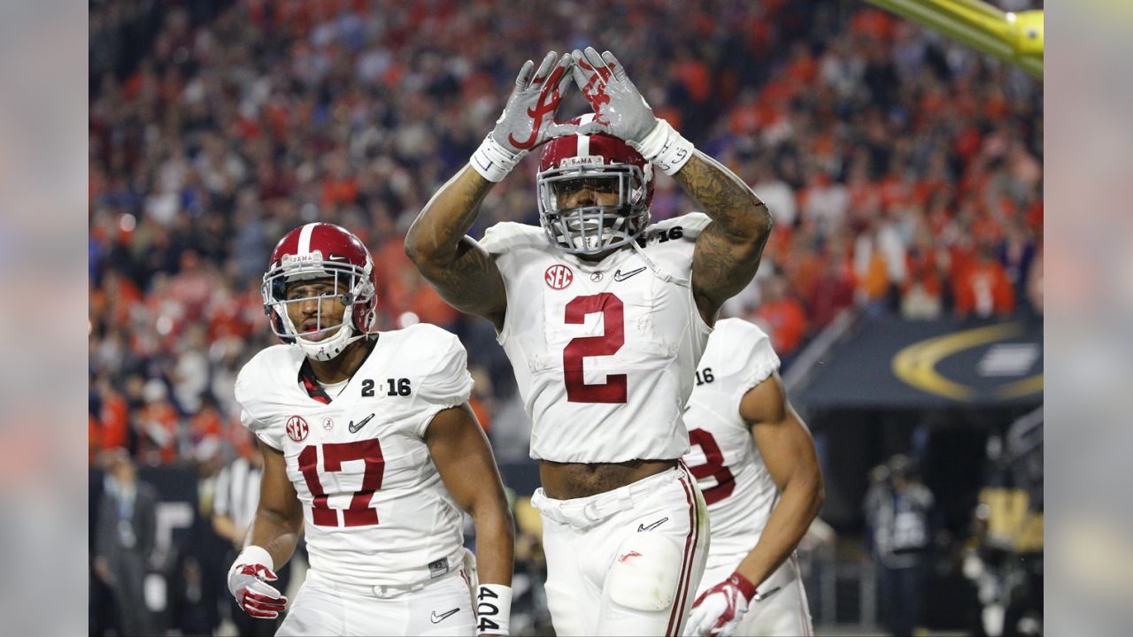 Touchdown Alabama on X: Derrick Henry in the Titans throwback