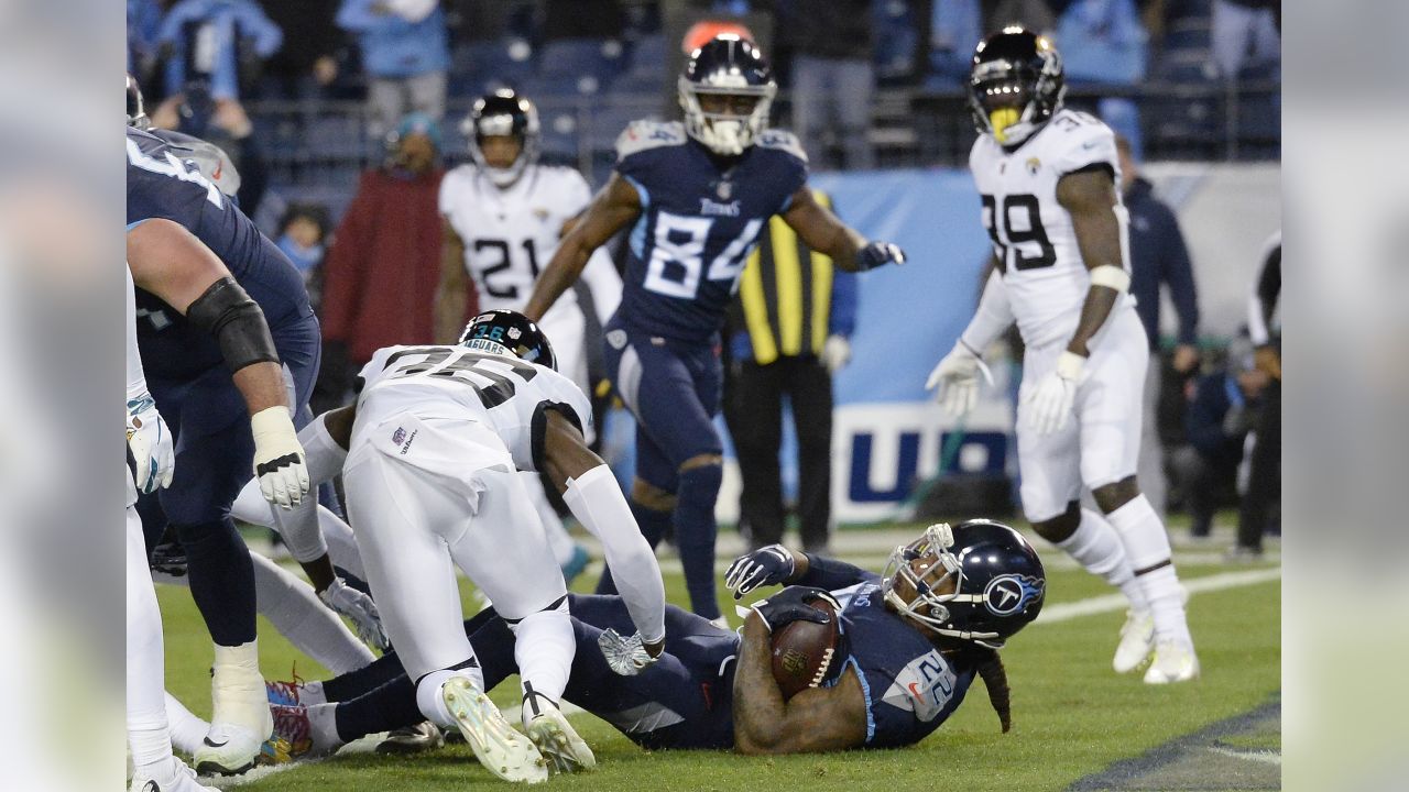 Derrick Henry sets NFL records as Titans rout Jaguars 30-9