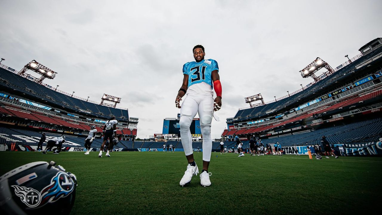 Tennessee Titans face Miami Dolphins at Nissan Stadium