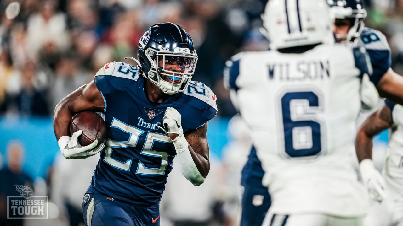 Tennessee Titans' Joshua Dobbs throws first career TD in tight Dallas  Cowboys game