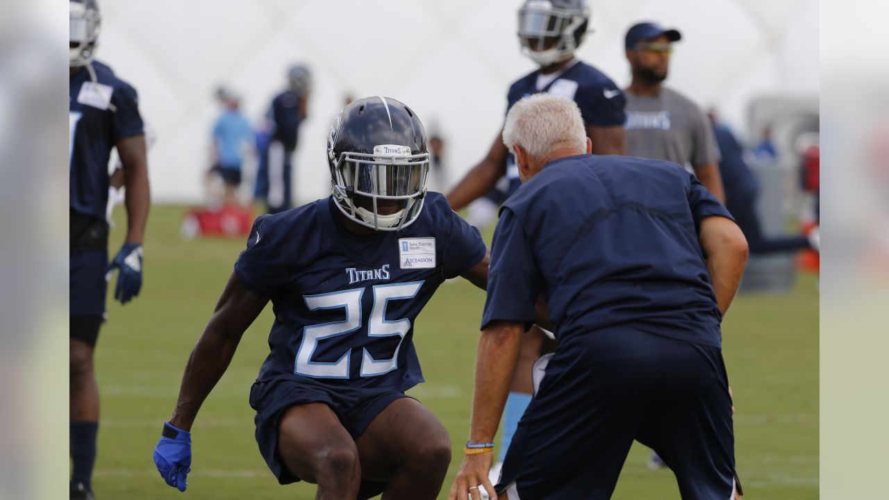 Proud Nephew: Titans RB Dalyn Dawkins Treasures Advice from HOF