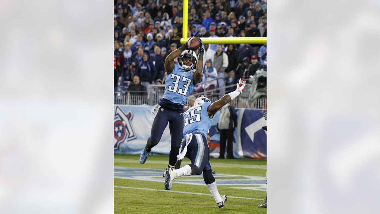 Tennessee Titans wide receiver Eric Decker (87) breaks down field against New  York Jets cornerback Juston Burris (32) during the second quarter of an NFL  football game, Saturday, Aug. 12, 2017, in …