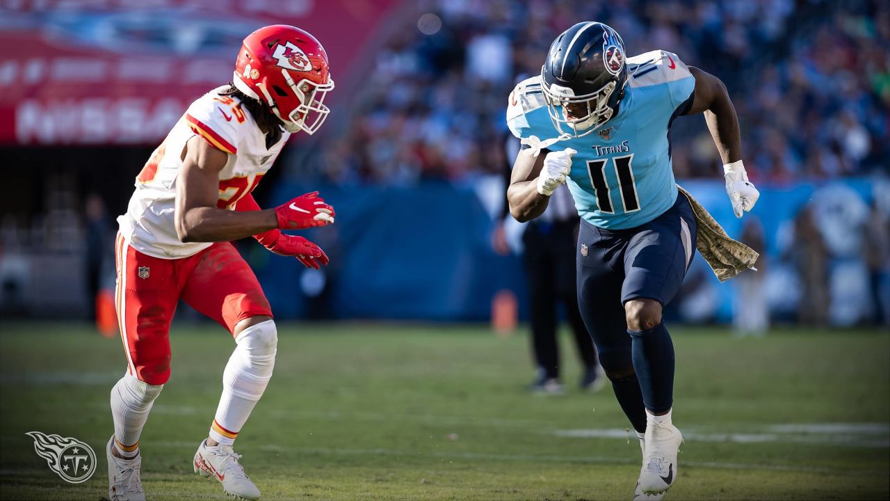 Smith sharp as Chiefs rout Titans 34-10 in preseason game