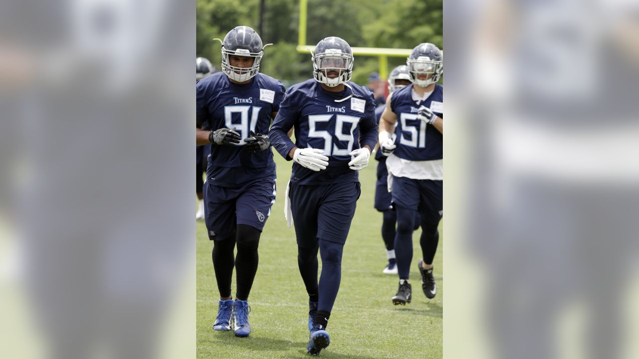 Help Vote Linebackers Wesley Woodyard, Jayon Brown to 2019 Pro