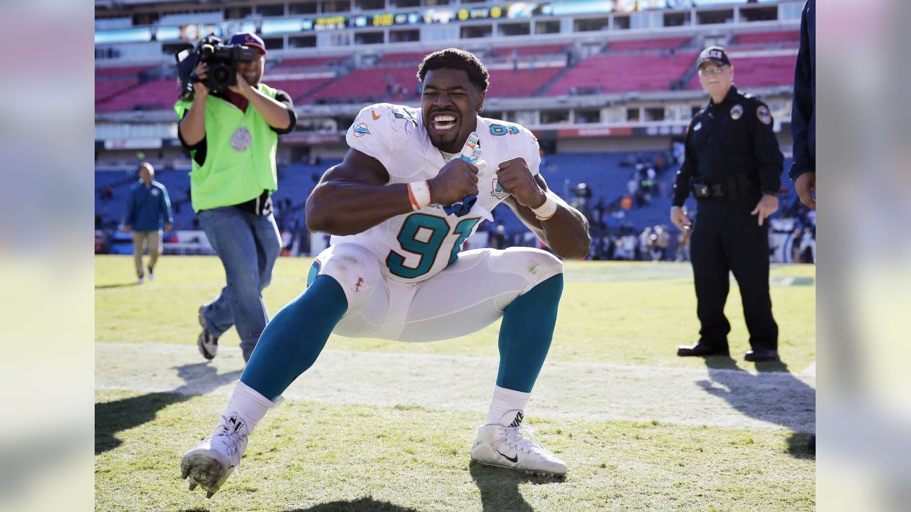 Cameron Wake agrees to deal with Tennessee Titans, ending his Miami Dolphins  run