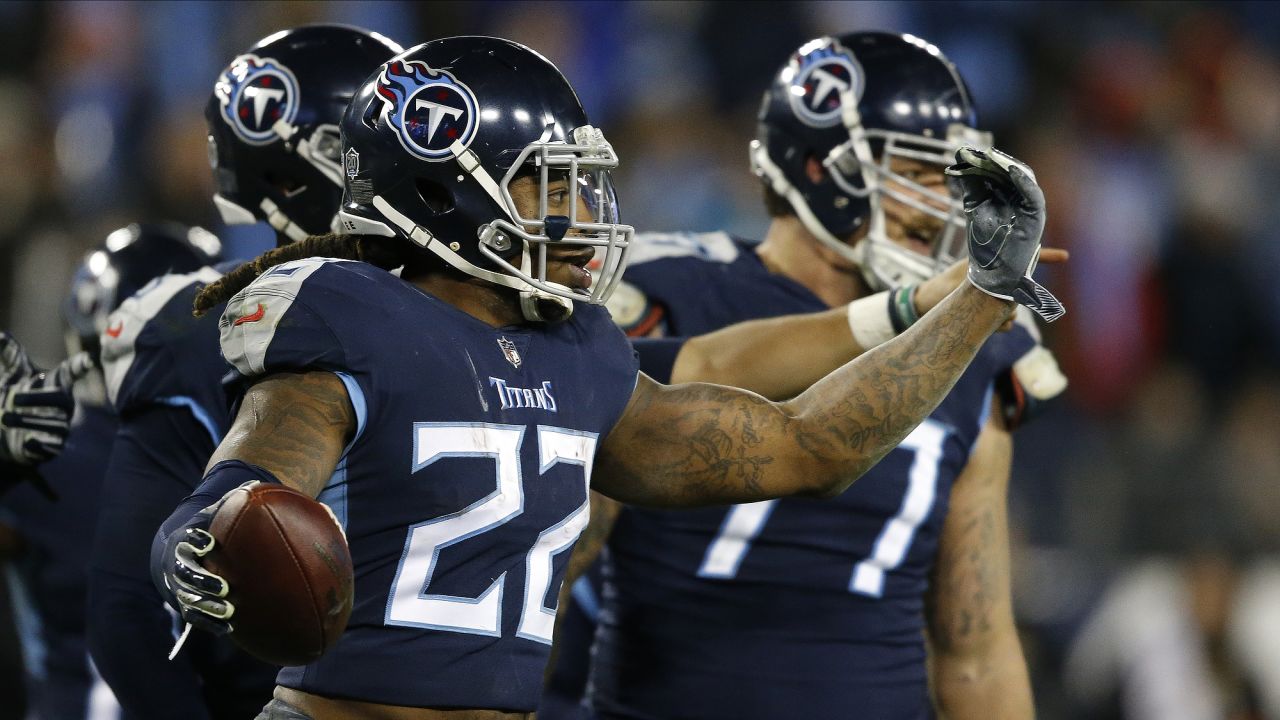 Thursday's NFL: Titans' Derrick Henry runs into the record books