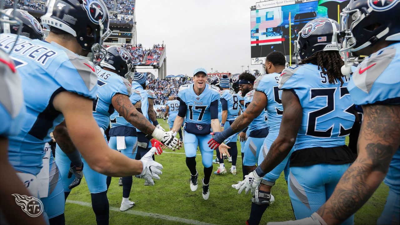 NASHVILLE, TN - SEPTEMBER 26: Tennessee Titans Offensive Guard Nate Davis  (64) runs onto the field during player introductions at an NFL Game between  the Indianapolis Colts and Tennessee Titans on September