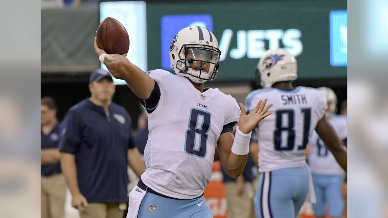 East Rutherford, New Jersey, USA. 13th Dec, 2015. Tennessee Titans  quarterback Marcus Mariota (8) in action prior to the NFL game between the Tennessee  Titans and the New York Jets at MetLife