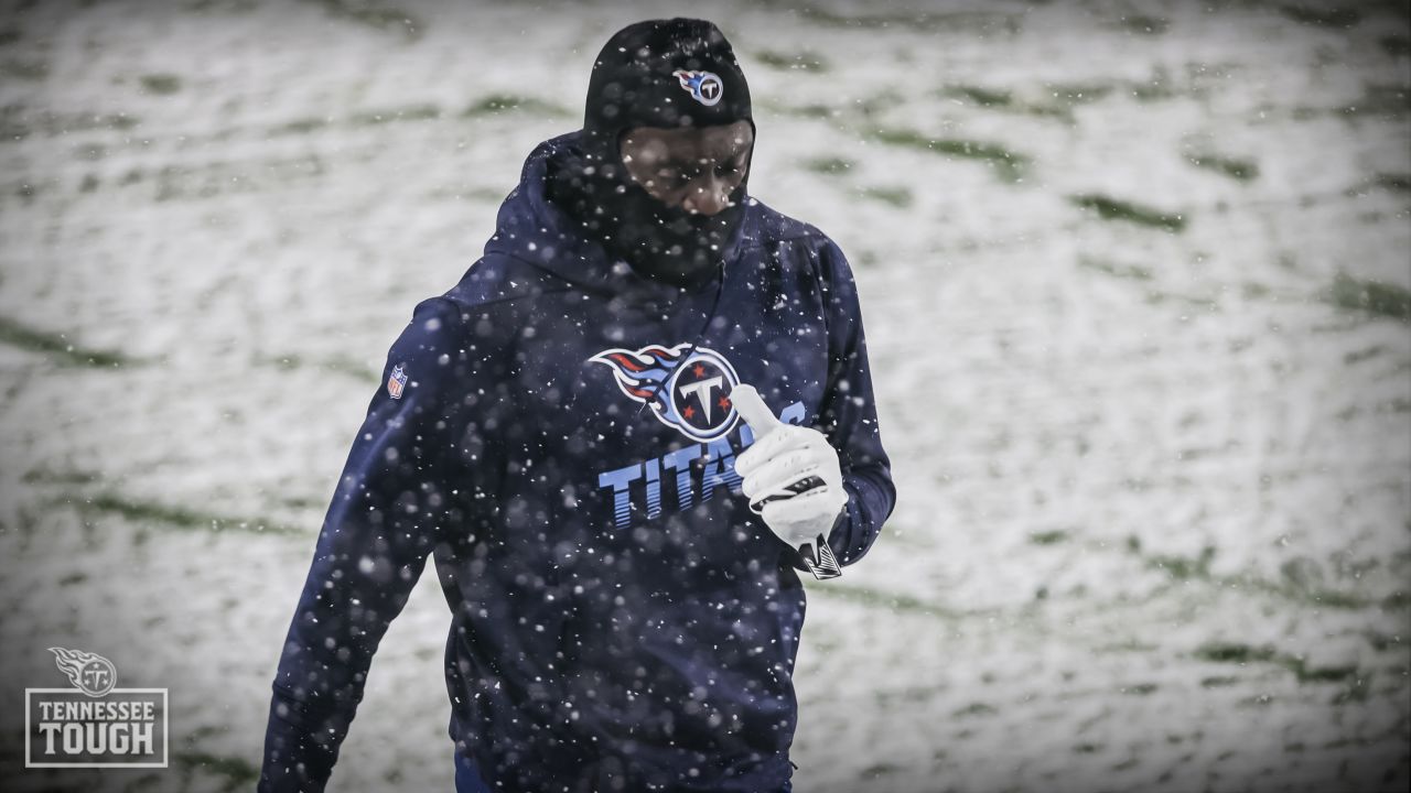 13 cool images from the Packers' snowy smackdown of the Titans