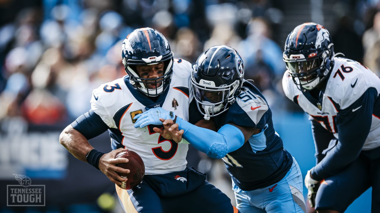 Tennessee Titans pass rush menaces Russell Wilson, beat Broncos 17-10