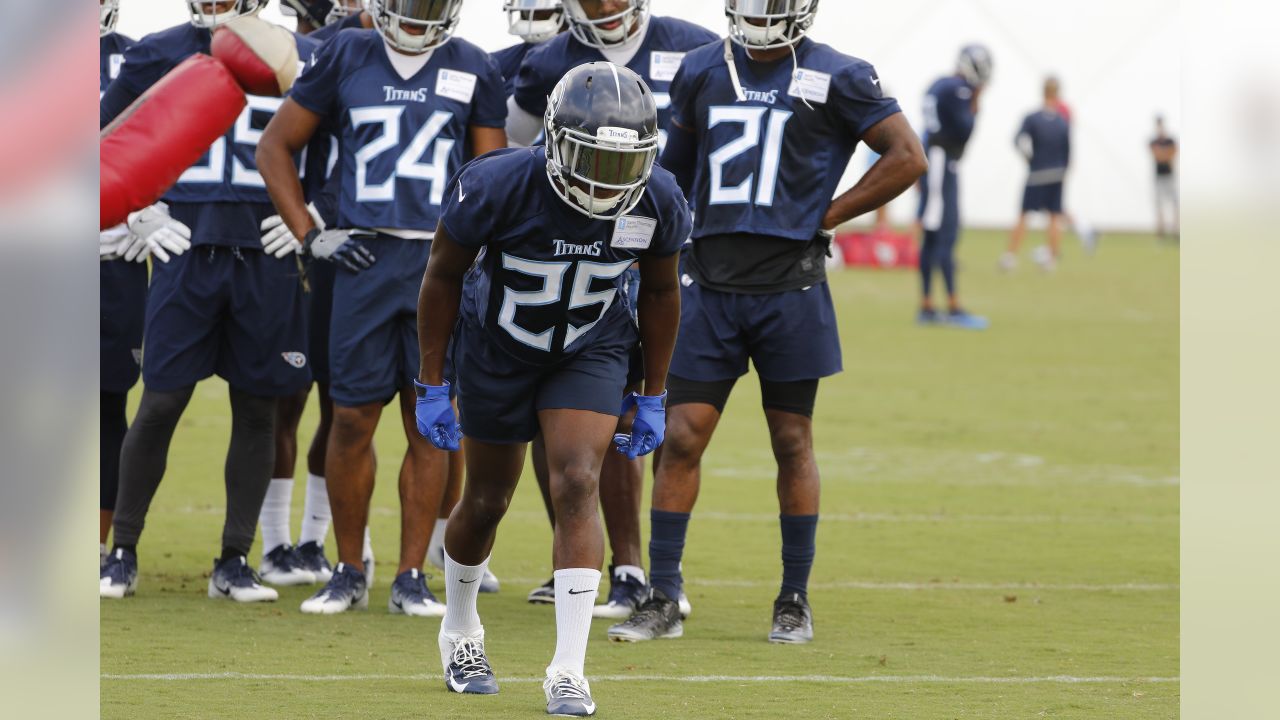 Tennessee Titans sign former CSU running back Dalyn Dawkins to active roster