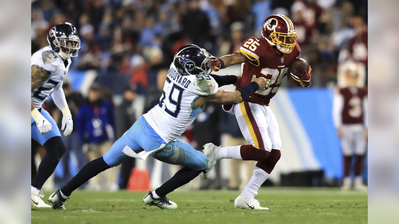 Tennessee Titans inside linebacker Wesley Woodyard (59) reacts