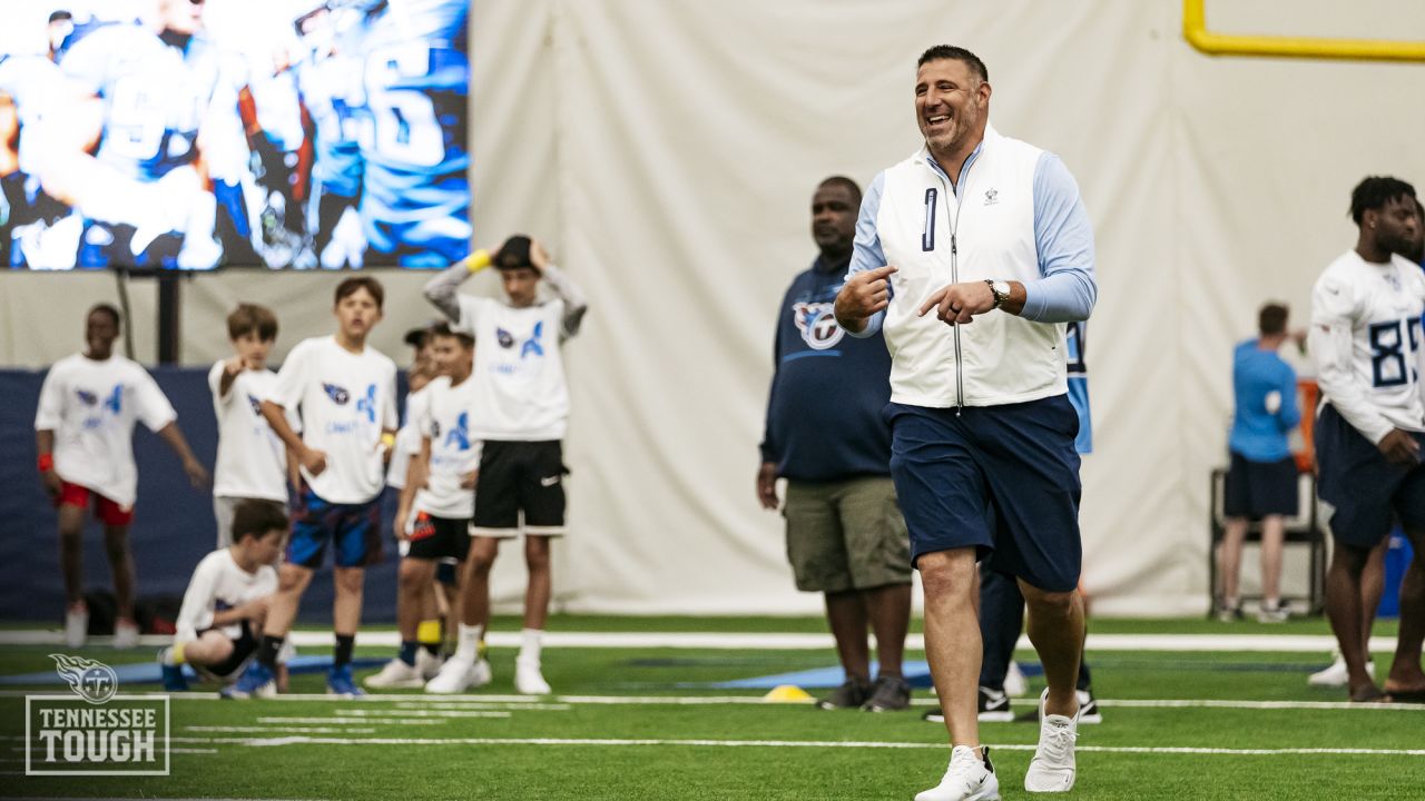 Tennessee Titans Coaches, Players Host Tennessee Athletes at 'Camp 59' the  Tim Shaw Youth Football Camp