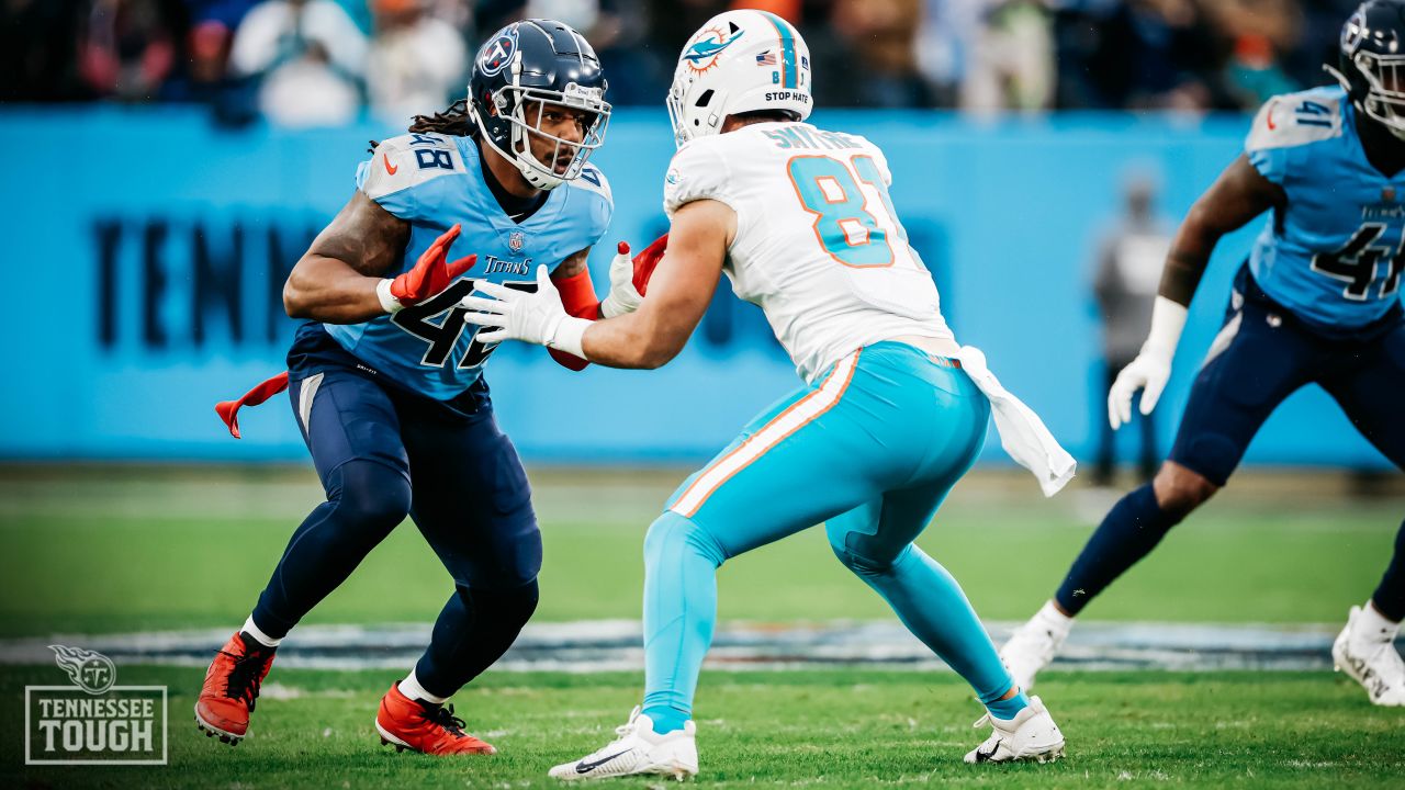 Titans clinch AFC South with 34-3 rout of Dolphins