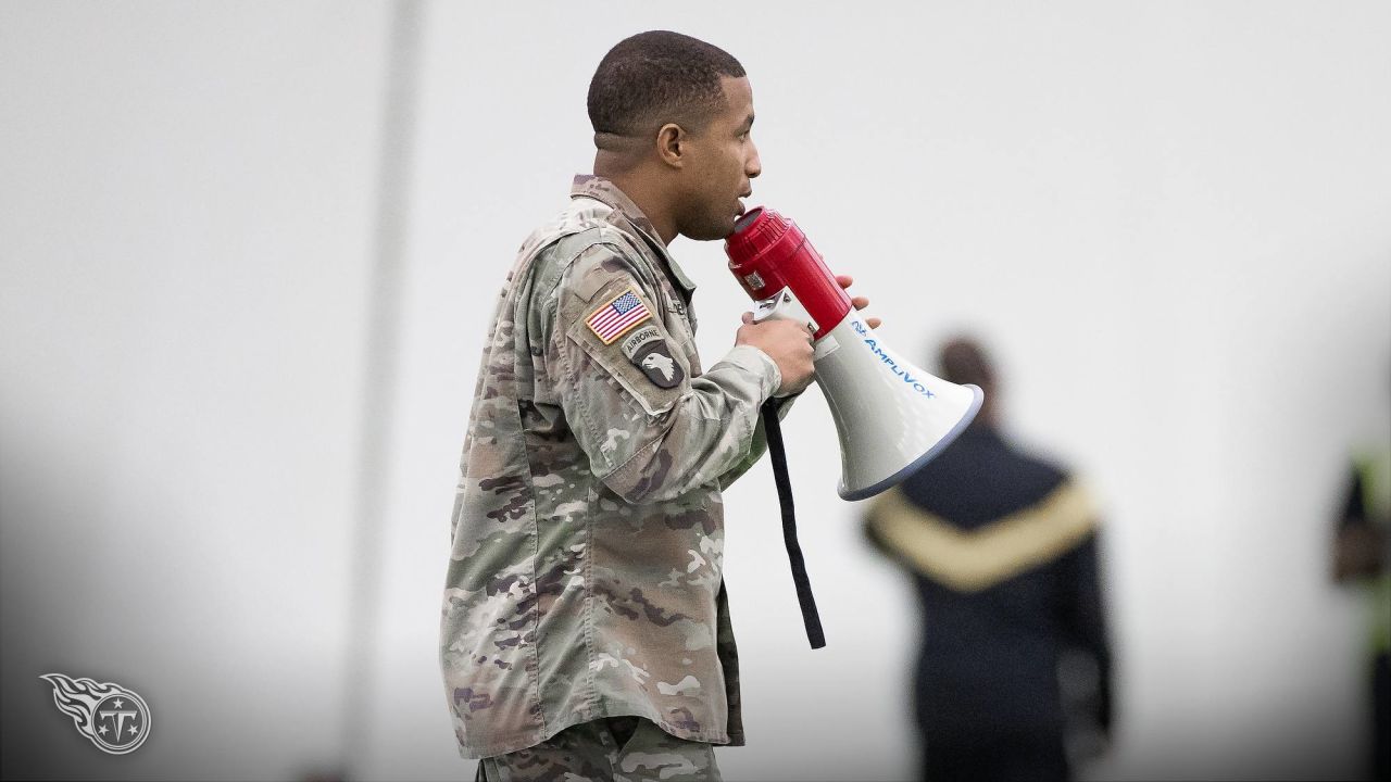 Soldiers of the 101st Airborne Division participate in Tenn. Titan's Salute  to the Troops, Article