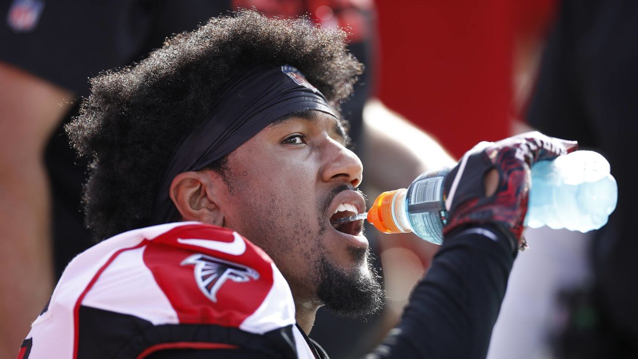 Tennessee Titans sign Vic Beasley to replace Cameron Wake