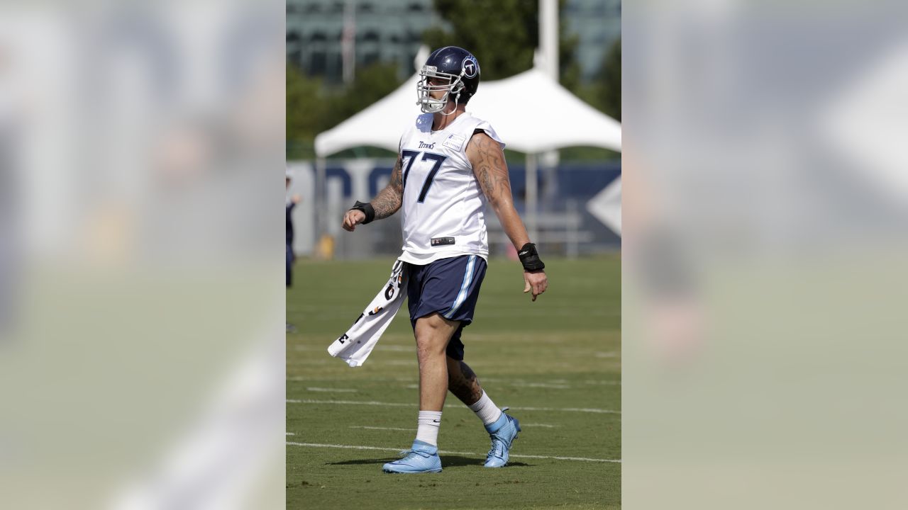 Tennessee Titans LT Taylor Lewan to report to training camp 