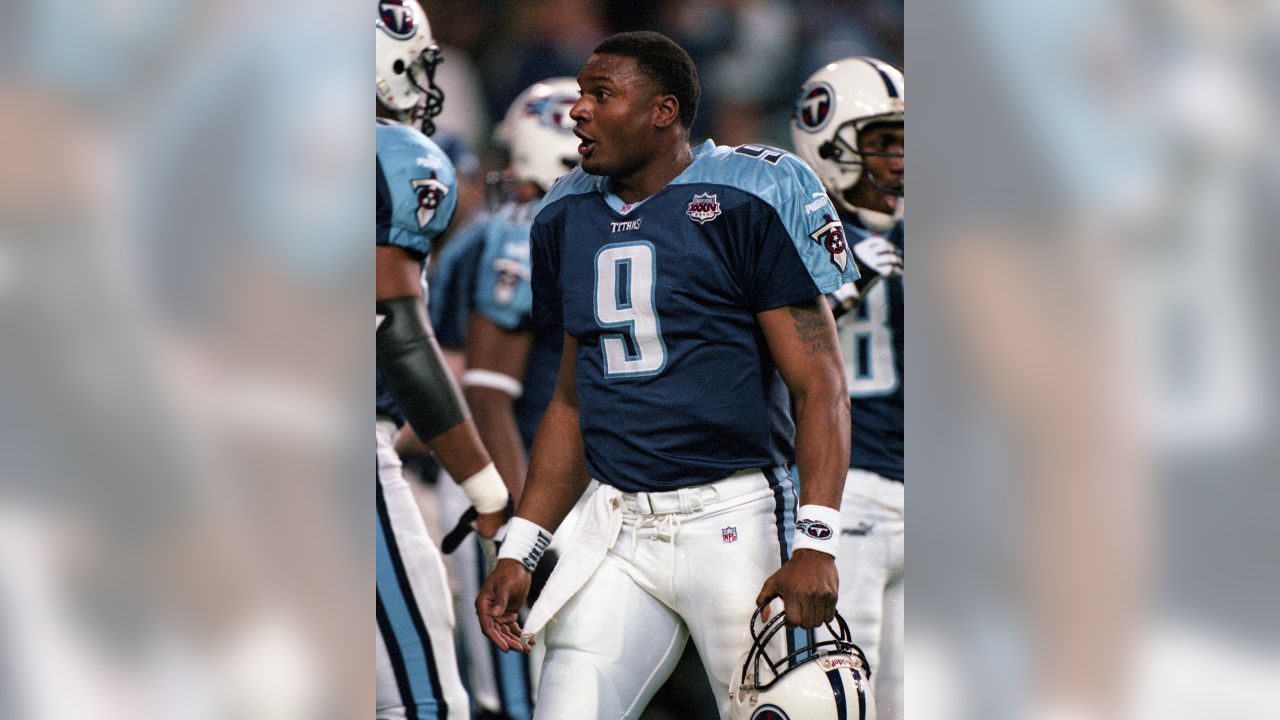 Tennessee Titans - Honorary 12th Titan: Teammates of Steve McNair