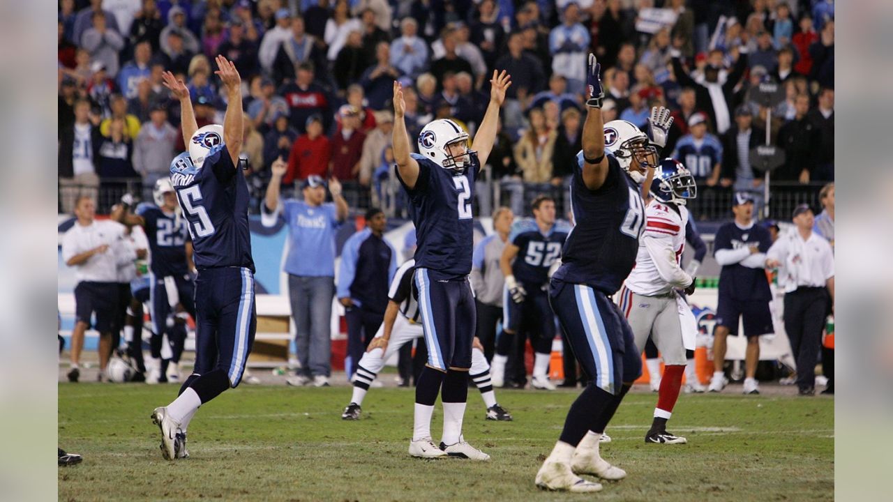 Tennessee Titans' Rob Bironas reacts to a kick against the Seattle  Seahawks, Sunday, Jan. 3, 2010, during an NFL football game in Seattle. (AP  Photo/Elaine Thompson Stock Photo - Alamy