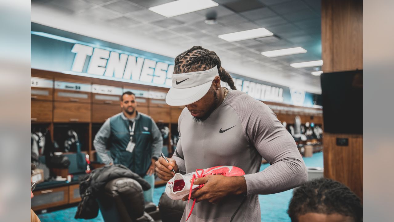 King Gives Bling: Titans RB Derrick Henry Rewards His Offensive Linemen  With Rolex Watches