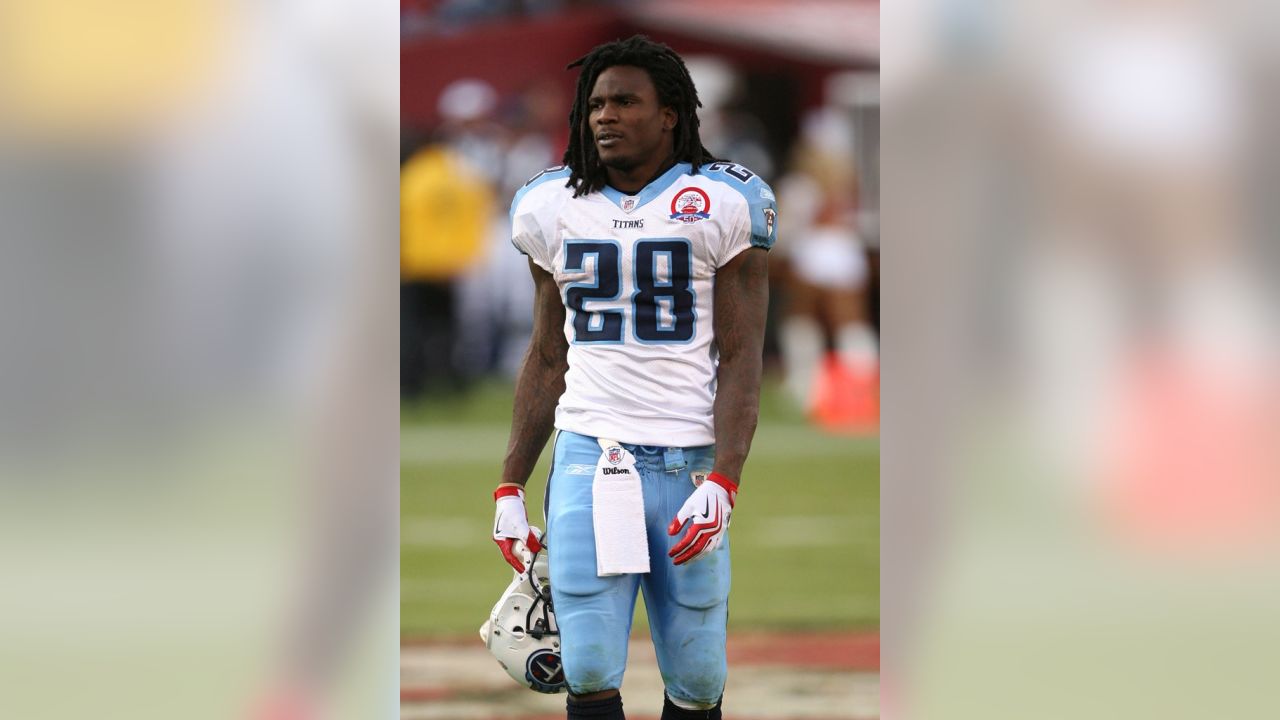 Chris Johnson explodes as Titans outlast Rams 28-21