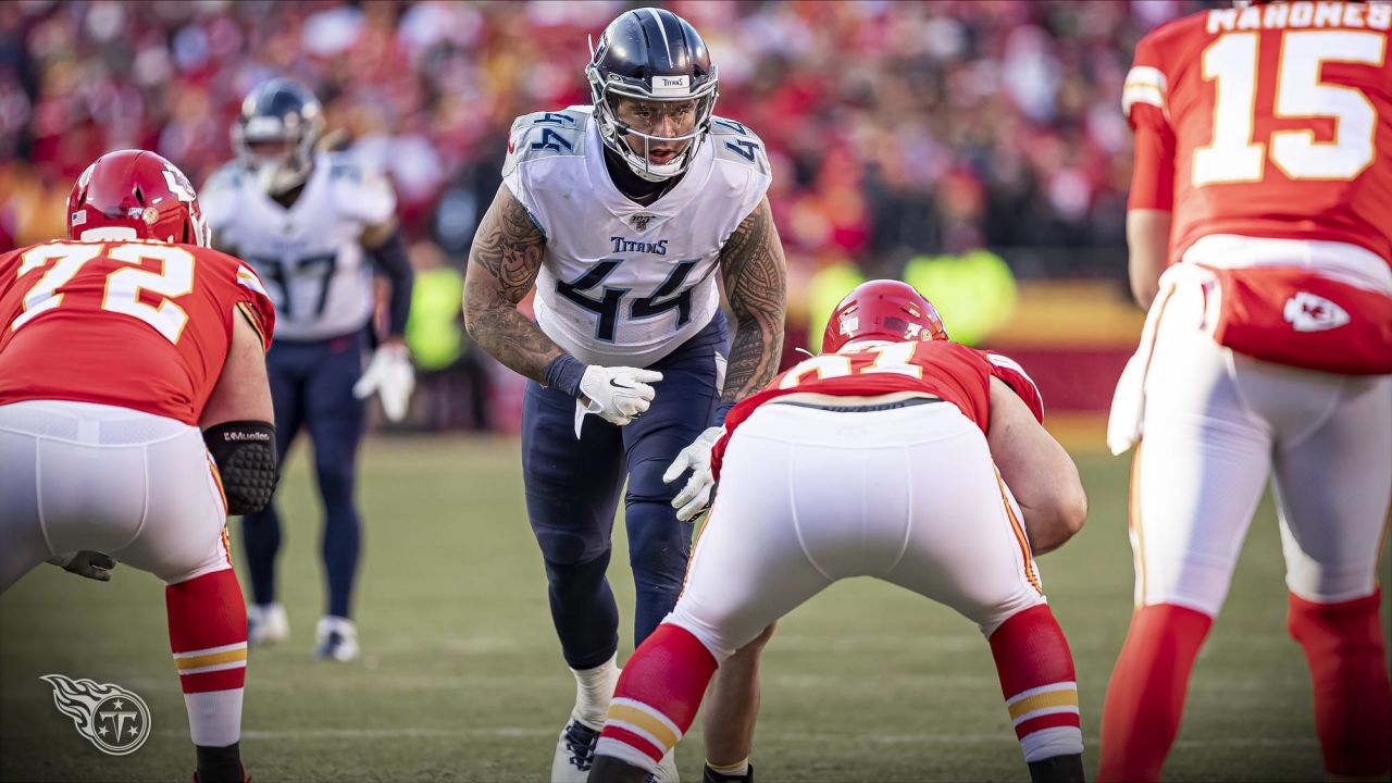 OLBs Kamalei Correa and Harold Landry in Wednesday's Titans practice.