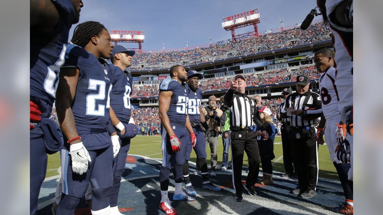 Chargers' Chris McCain explains reasons for kneeling during