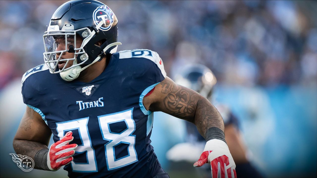 Tennessee Titans defensive tackle Jeffery Simmons is introduced before an  NFL football game against the Los Angeles Chargers Sunday, Sept. 17, 2023,  in Nashville, Tenn. (AP Photo/John Amis Stock Photo - Alamy