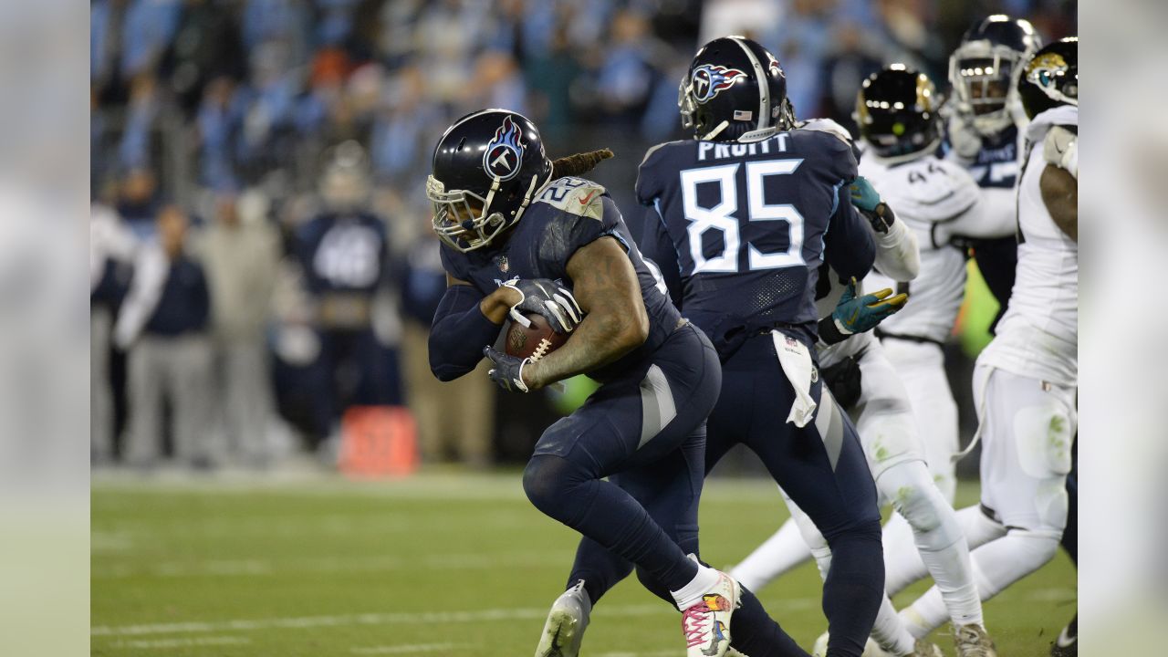 Derrick Henry runs into NFL record book as Titans rout Jaguars 30-9