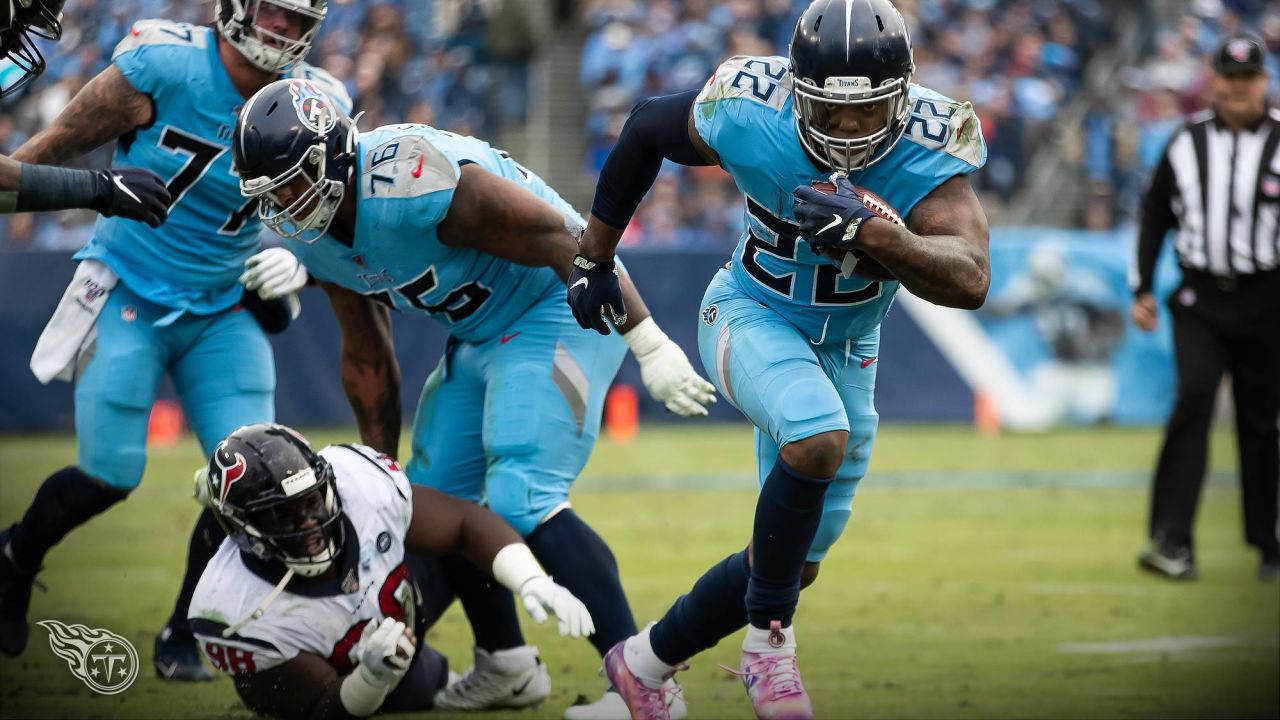 NASHVILLE, TN - SEPTEMBER 26: Tennessee Titans Offensive Guard Nate Davis  (64) runs onto the field during player introductions at an NFL Game between  the Indianapolis Colts and Tennessee Titans on September